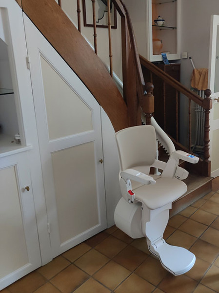 installateur-monte-escaliers-otolift-le-mans-equipements-pmr installateur-monte-escaliers-otolift-le-mans-equipements-pmr