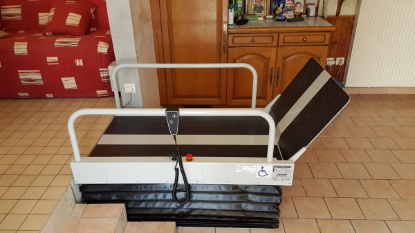 installation plateforme elevatrice pmr