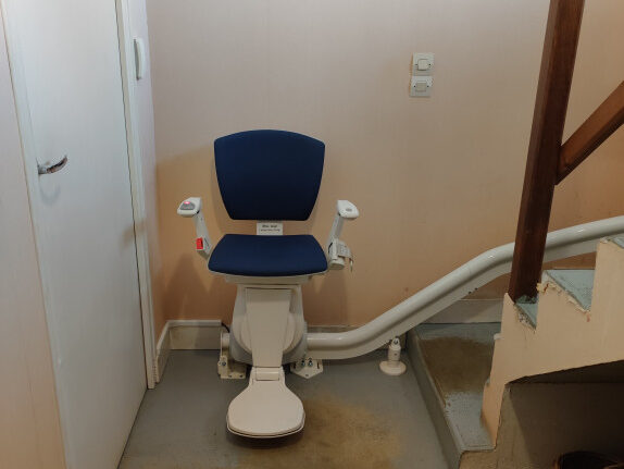 installateur installation monte escaliers escalier tournant otolift