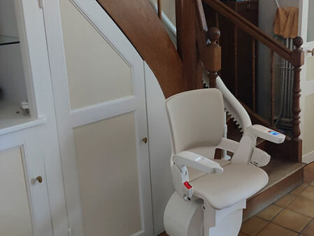 installateur-monte-escaliers-otolift-le-mans-equipements-pmr