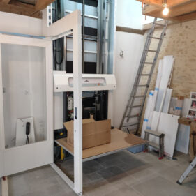 installation elevateur ascenseur privatif plateforme sarthe