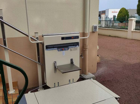 installation plateforme monte escalier le mans