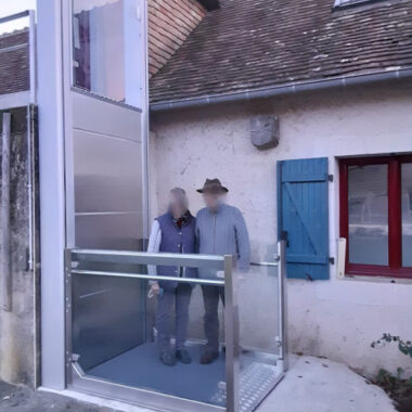 montage installation plateforme elevatrice pmr exterieure